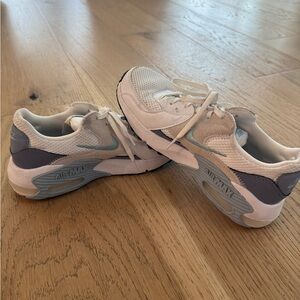 Nike Air Max Sneakers in White and Blue